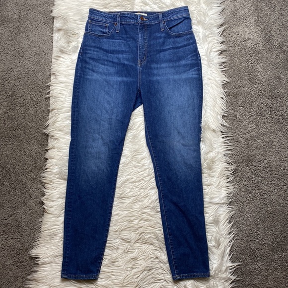 Madewell Curvy High-Rise Skinny Jeans in Moreaux Wash - Picture 2 of 8